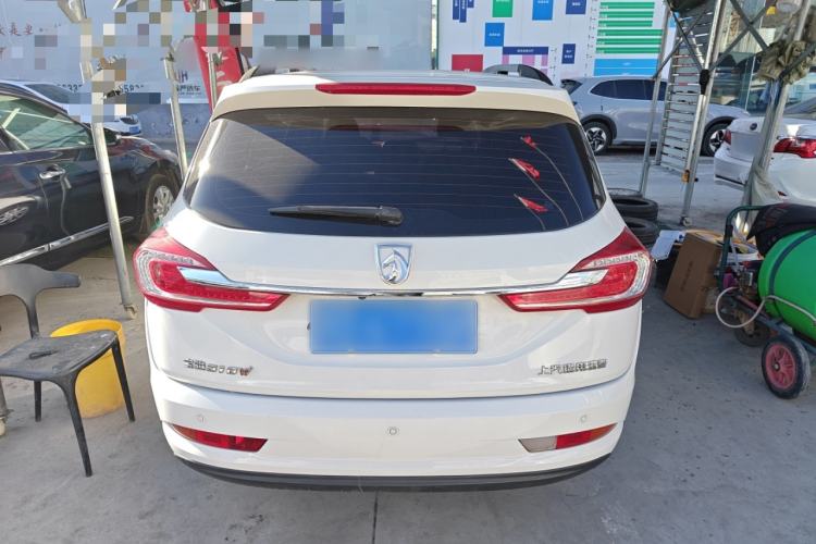 Used Baojun 310W 2017 1.5L Manual Fashion Model China V Rear
