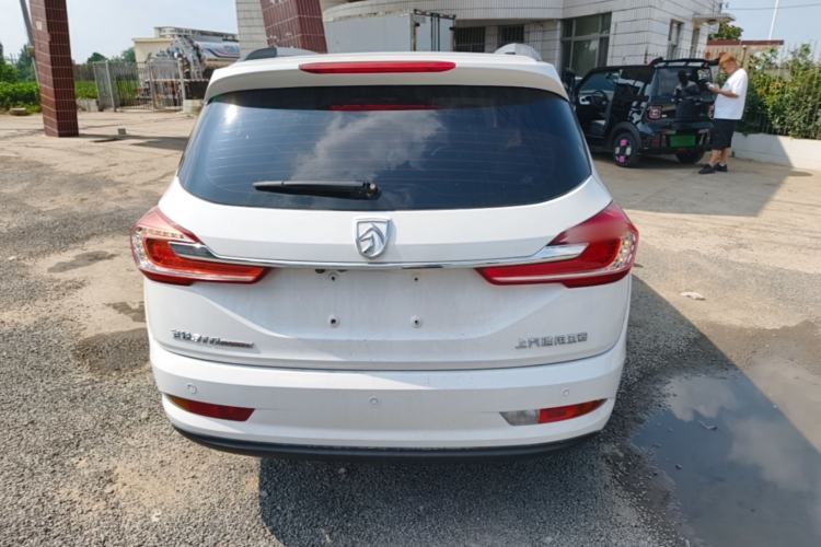 Used Baojun 310W 2017 1.5L Manual Fashion Model China V Rear