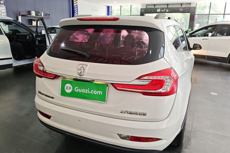 Used Baojun 310W 2017 1.5L Manual Fashion Model China V Rear