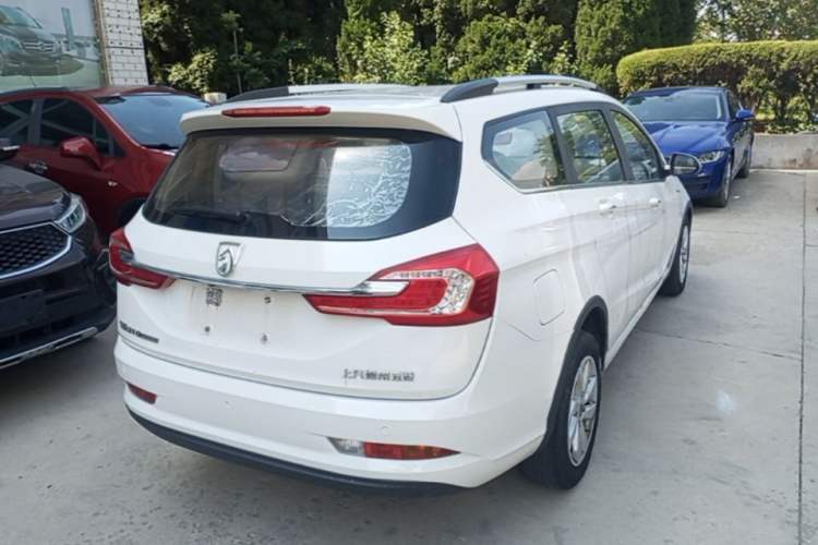 Used Baojun 310W 2017 1.5L Manual Fashion Model China V Rear Right 45 Deg
