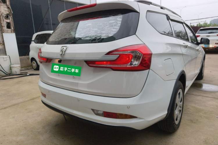 Used Baojun 310W 2017 1.5L Manual Comfort Version China VI Emission Standard Rear Right 45 Deg