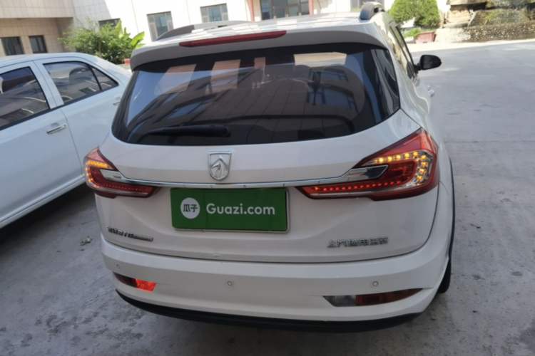 Used Baojun 310W 2017 1.5L Manual Fashion Model China V Rear