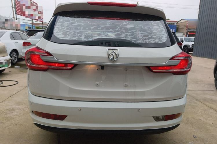 Used Baojun 310W 2017 1.5L Manual Comfort Version China VI Emission Standard Rear