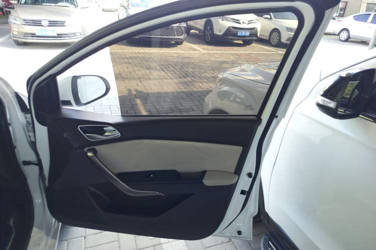 Used Baojun 310W 2017 1.5L Manual Comfort Version China V Right Front Door Interior