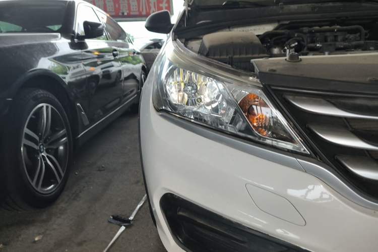 Used Baojun 310W 2017 1.2L Manual Value Edition China V Right Front Headlight