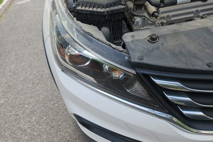 Used Baojun 310W 2017 1.5L Manual Comfort Version China VI Emission Standard Right Front Headlight