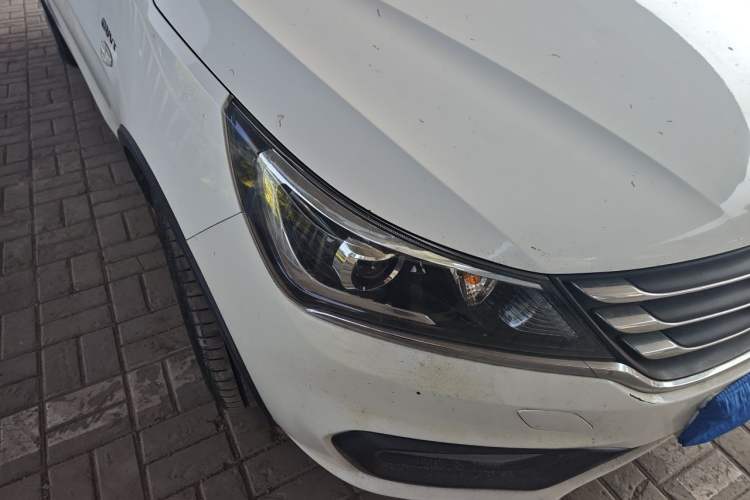 Used Baojun 310W 2017 1.5L Manual Comfort Version China VI Emission Standard Right Front Headlight