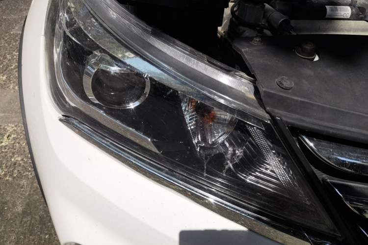 Used Baojun 310W 2017 1.5L Manual Fashion Model China V Right Front Headlight