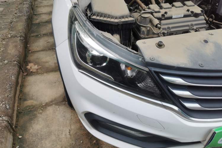 Used Baojun 310W 2017 1.5L Manual Comfort Version China V Right Front Headlight