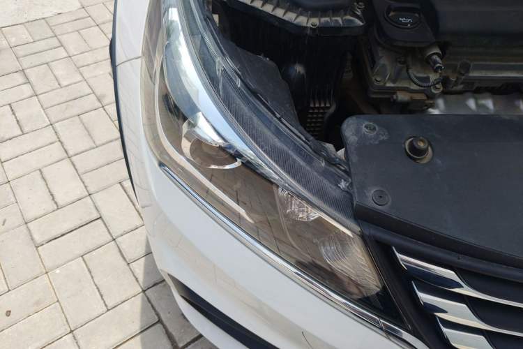 Used Baojun 310W 2017 1.5L Manual Luxury Edition China V Right Front Headlight