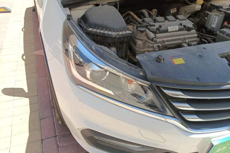 Used Baojun 310W 2017 1.5L Manual Fashion Model China V Right Front Headlight
