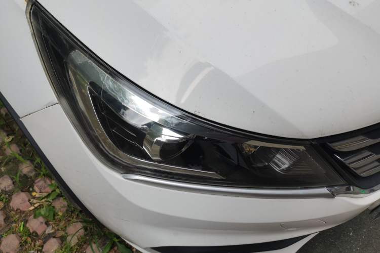 Used Baojun 310W 2017 1.5L Manual Comfort Version China V Right Front Headlight