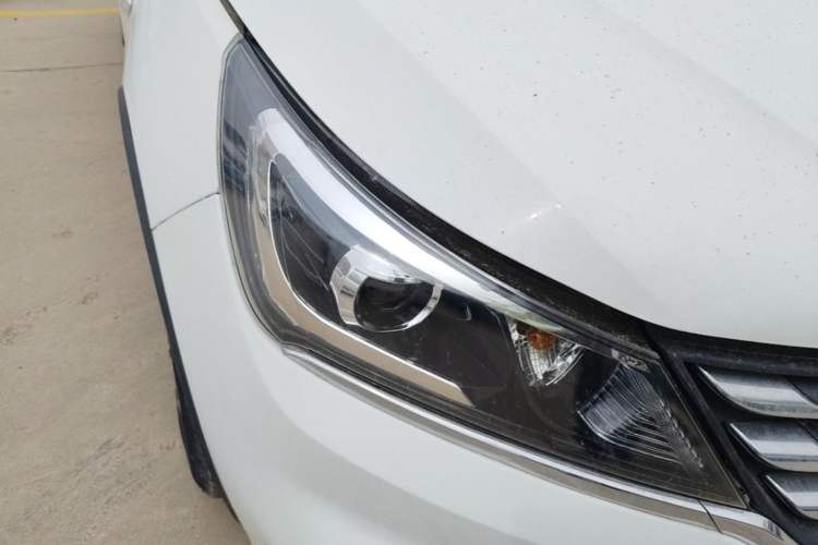 Used Baojun 310W 2017 1.5L Manual Comfort Version China V Right Front Headlight