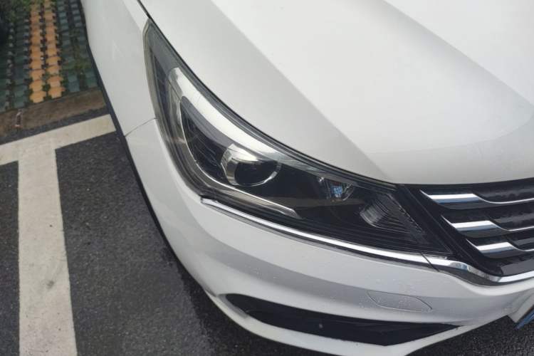 Used Baojun 310W 2017 1.5L Manual Fashion Edition China VI Right Front Headlight