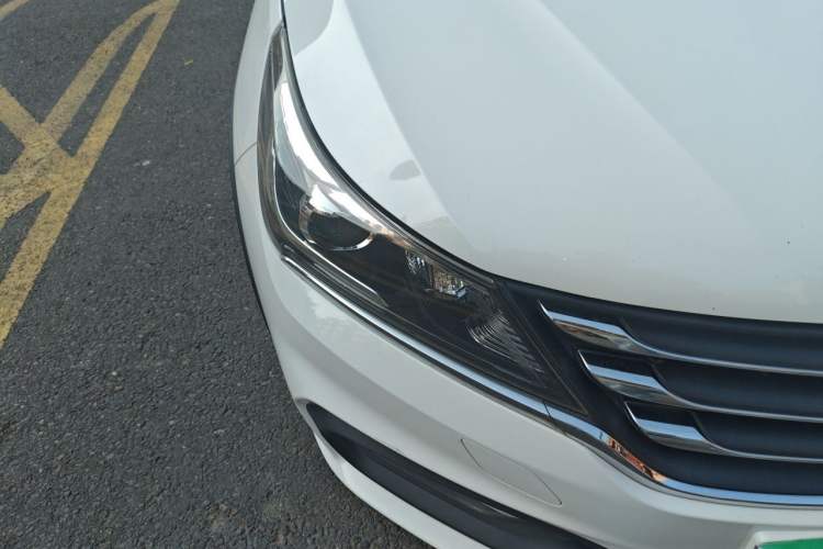 Used Baojun 310W 2017 1.5L Manual Fashion Model China V Right Front Headlight