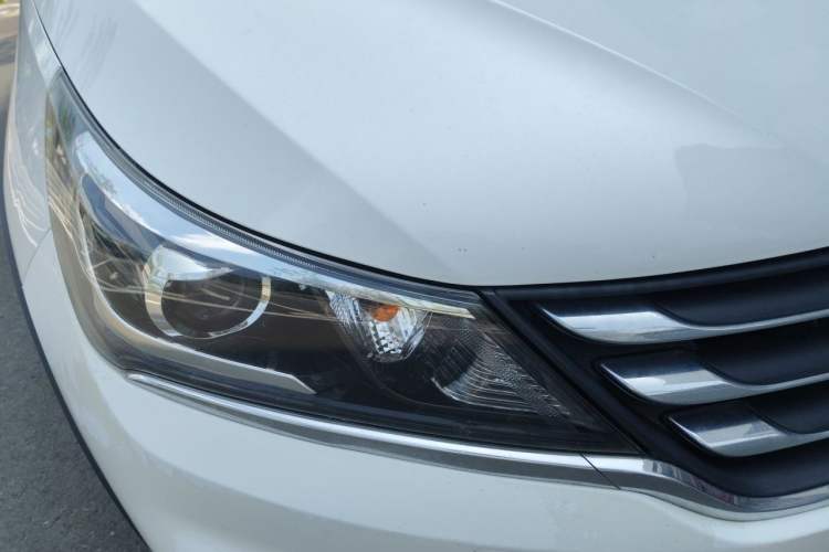 Used Baojun 310W 2017 1.5L Manual Fashion Model China V Right Front Headlight