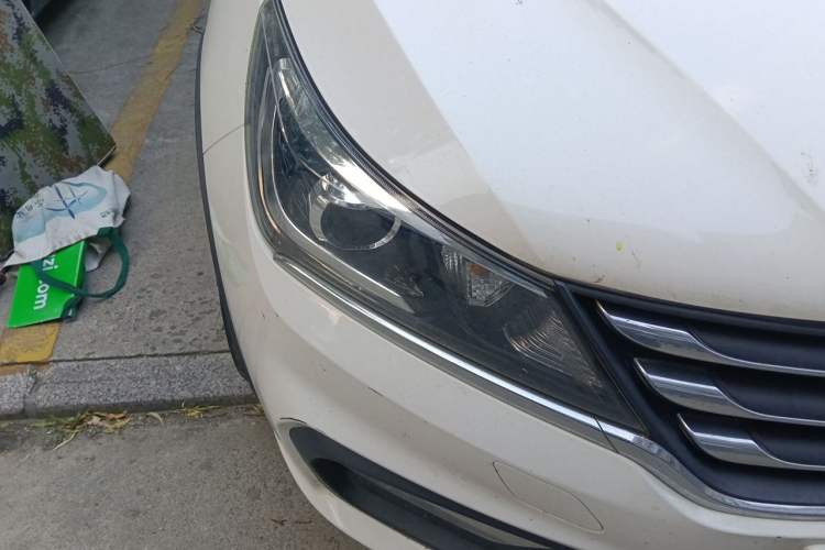 Used Baojun 310W 2017 1.5L Manual Fashion Model China V Right Front Headlight