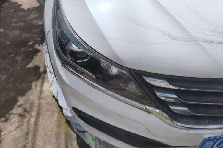 Used Baojun 310W 2017 1.5L Manual Fashion Model China V Right Front Headlight