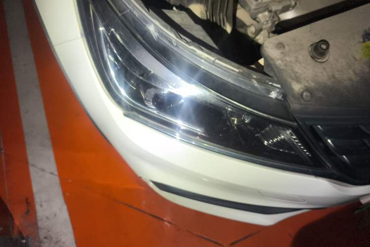 Used Baojun 310W 2017 1.5L Manual Comfort Version China V Right Front Headlight