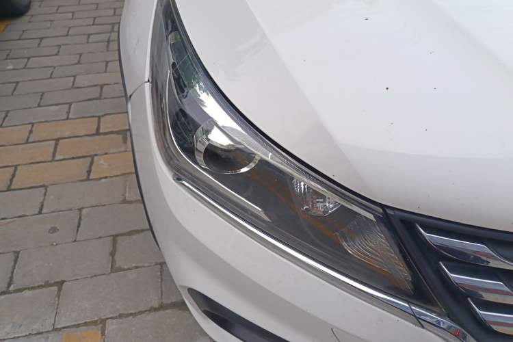 Used Baojun 310W 2017 1.5L Manual Fashion Model China V Right Front Headlight