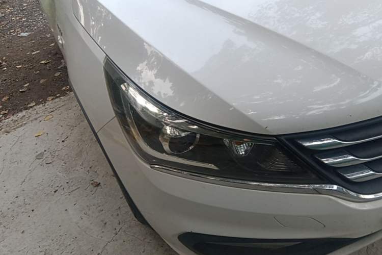 Used Baojun 310W 2017 1.5L Manual Comfort Version China V Right Front Headlight
