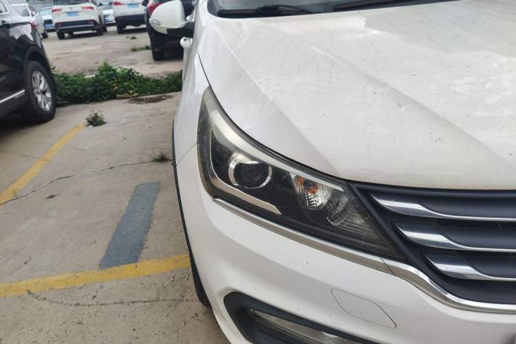 Used Baojun 310W 2017 1.5L Manual Fashion Edition China VI Right Front Headlight