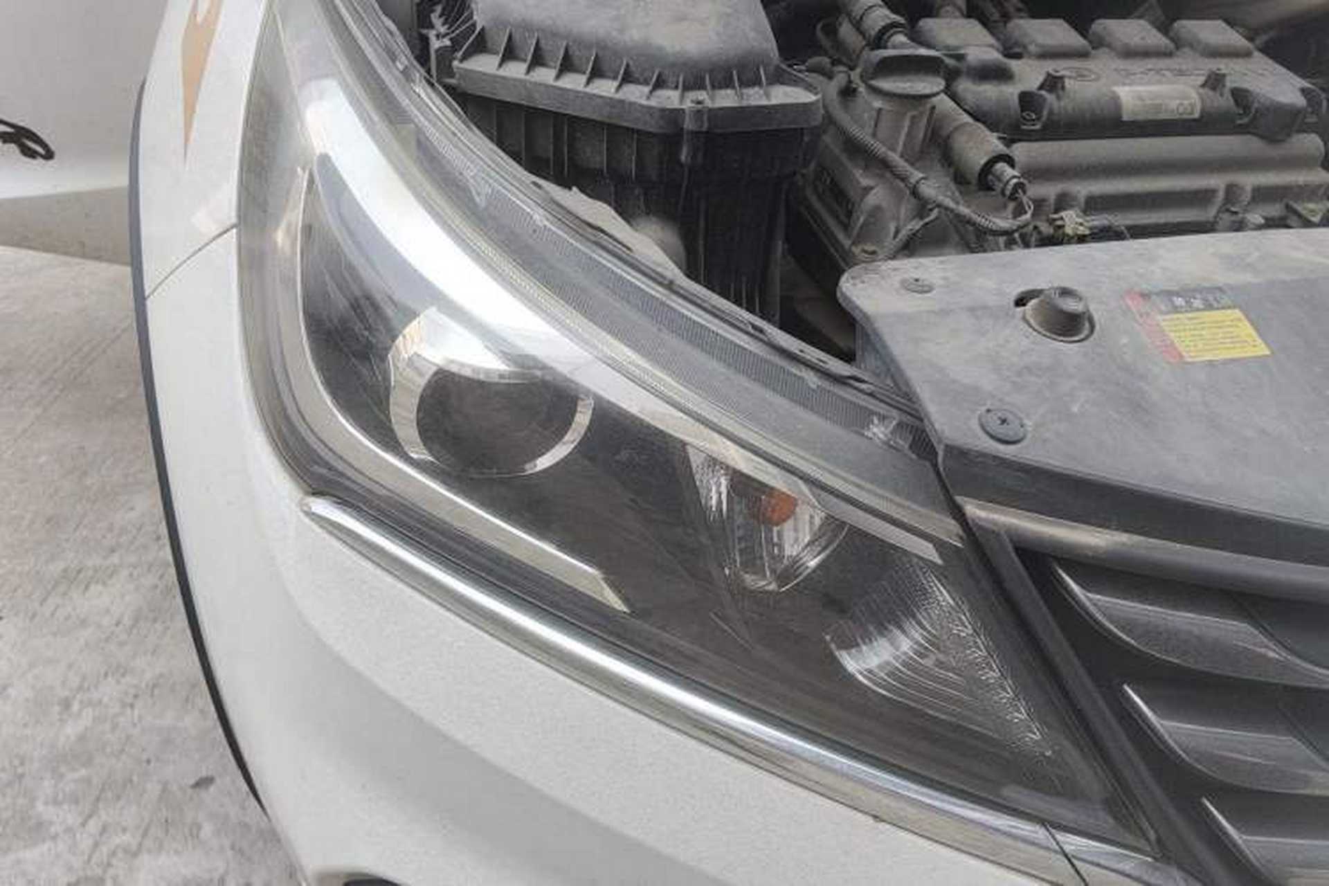 Used Baojun 310W 2017 1.5L Manual Fashion Model China V Right Front Headlight