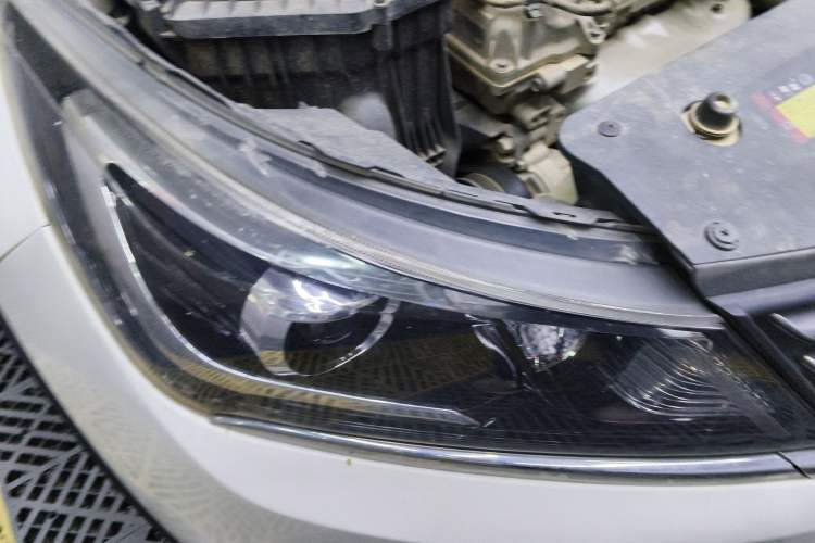 Used Baojun 310W 2017 1.5L Manual Comfort Version China V Right Front Headlight