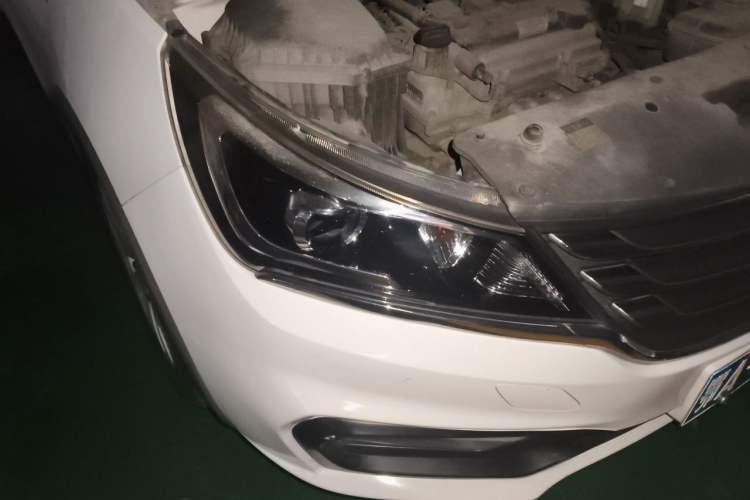 Used Baojun 310W 2017 1.5L Manual Comfort Version China V Right Front Headlight