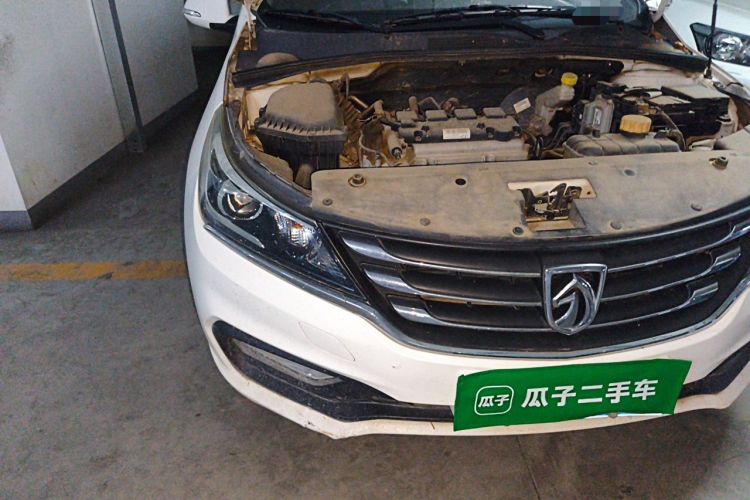 Used Baojun 310W 2017 1.5L Manual Fashion Model China V Right Front Headlight