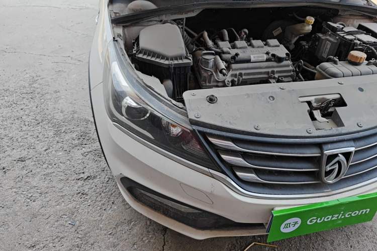Used Baojun 310W 2017 1.5L Manual Comfort Version China VI Emission Standard Right Front Headlight