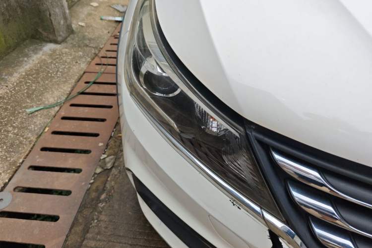 Used Baojun 310W 2017 1.5L Manual Comfort Version China V Right Front Headlight