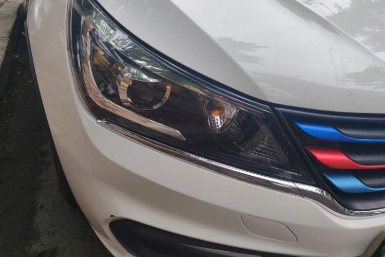 Used Baojun 310W 2017 1.5L Manual Comfort Version China V Right Front Headlight