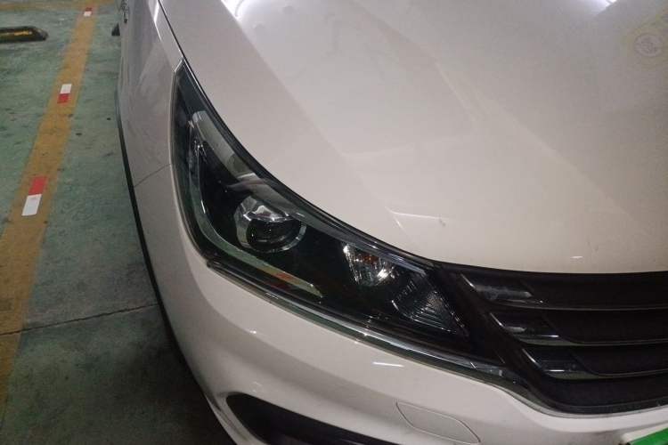 Used Baojun 310W 2017 1.5L Manual Fashion Edition China VI Right Front Headlight