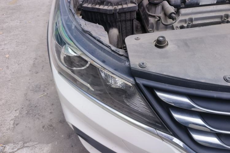 Used Baojun 310W 2017 1.5L Manual Comfort Version China V Right Front Headlight
