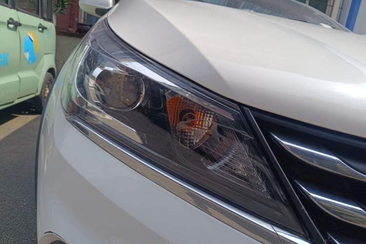 Used Baojun 310W 2017 1.5L Manual Comfort Version China VI Emission Standard Right Front Headlight