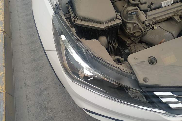 Used Baojun 310W 2017 1.5L Manual Comfort Version China VI Emission Standard Right Front Headlight