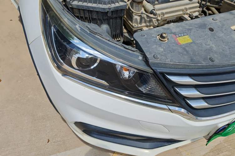 Used Baojun 310W 2017 1.5L Manual Comfort Version China V Right Front Headlight