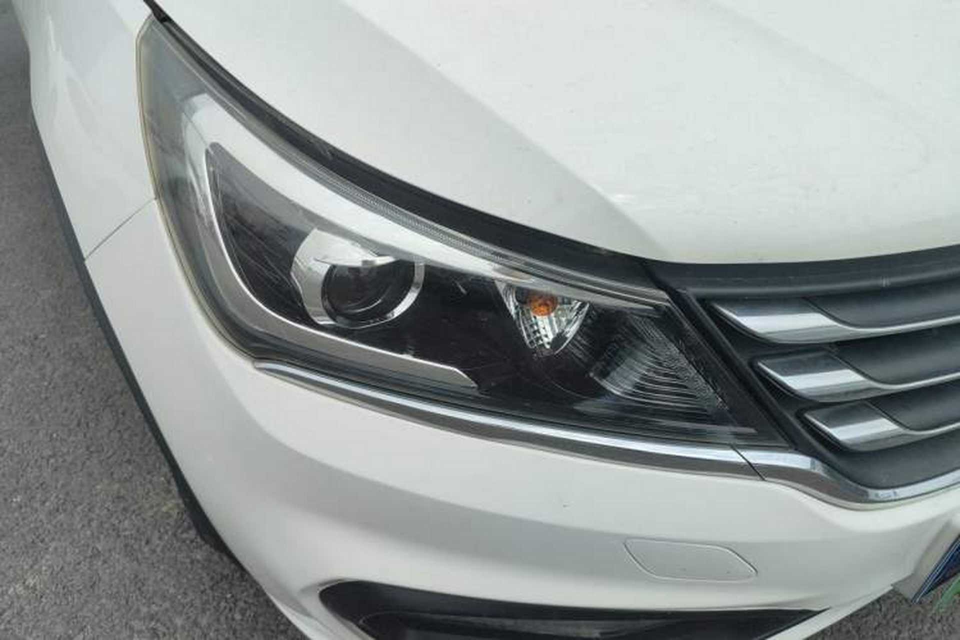 Used Baojun 310W 2017 1.5L Manual Fashion Model China V Right Front Headlight