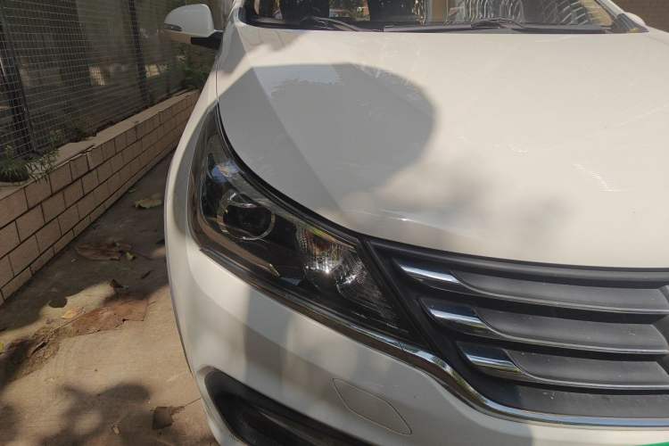 Used Baojun 310W 2017 1.5L Manual Fashion Model China V Right Front Headlight