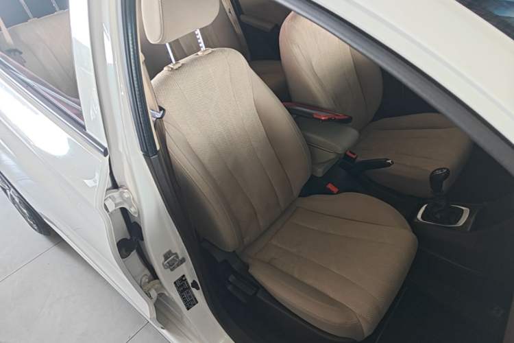 Used Baojun 310W 2017 1.5L Manual Comfort Version China V Right Front Seat