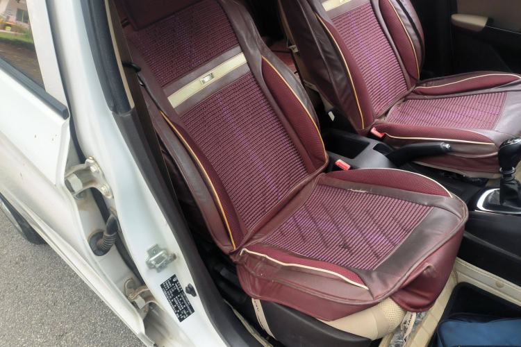 Used Baojun 310W 2017 1.5L Manual Comfort Version China VI Emission Standard Right Front Seat