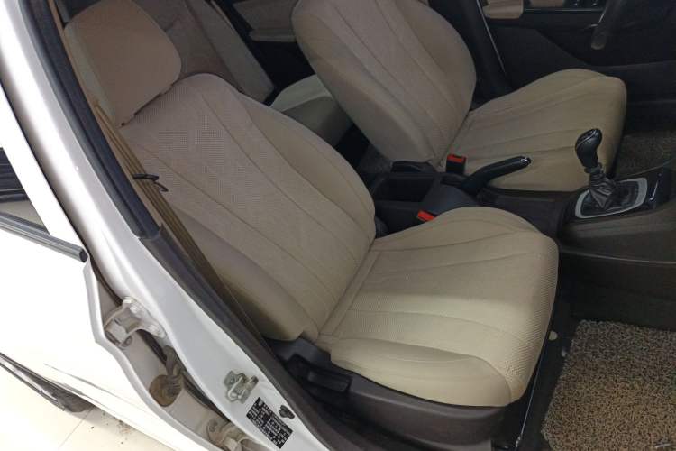 Used Baojun 310W 2017 1.5L Manual Comfort Version China V Right Front Seat