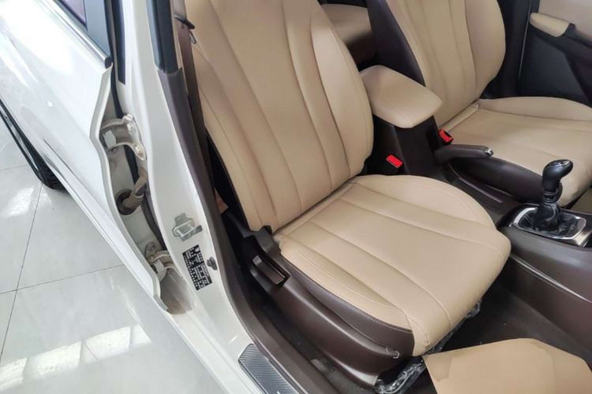 Used Baojun 310W 2017 1.5L Manual Fashion Model China V Right Front Seat