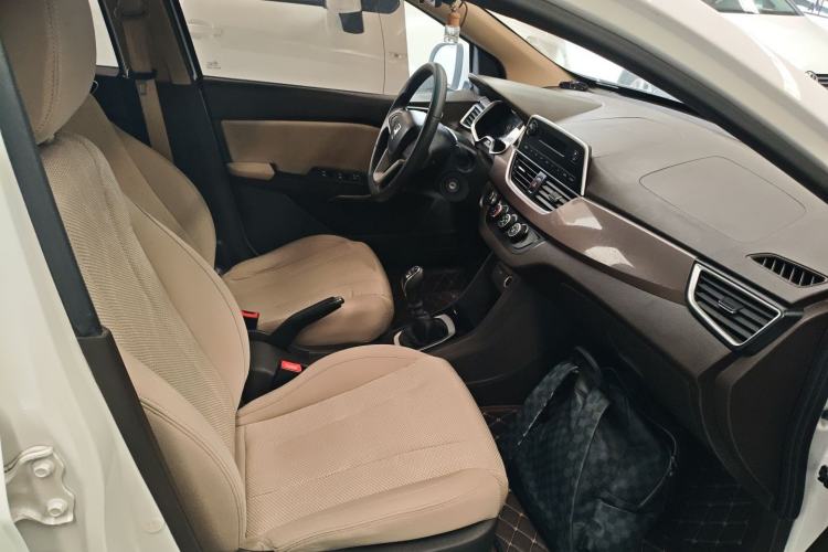 Used Baojun 310W 2017 1.5L Manual Comfort Version China V Right Front Seat