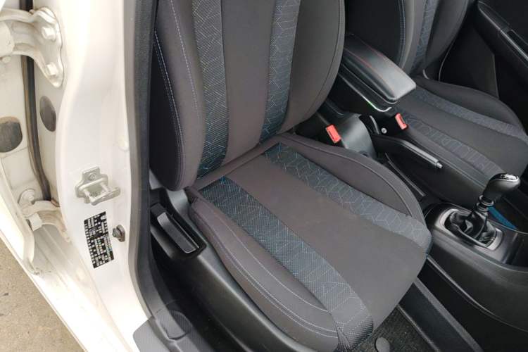 Used Baojun 310W 2017 1.2L Manual Value Edition China V Right Front Seat