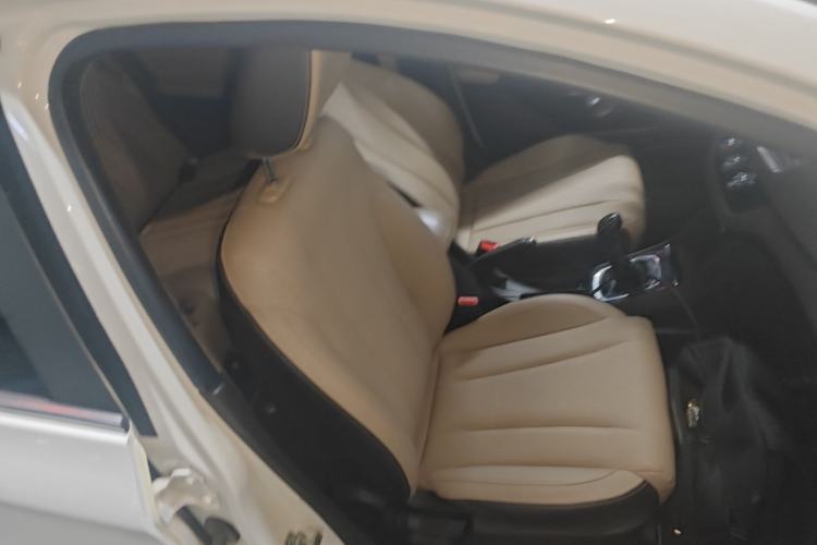 Used Baojun 310W 2017 1.5L Manual Fashion Model China V Right Front Seat