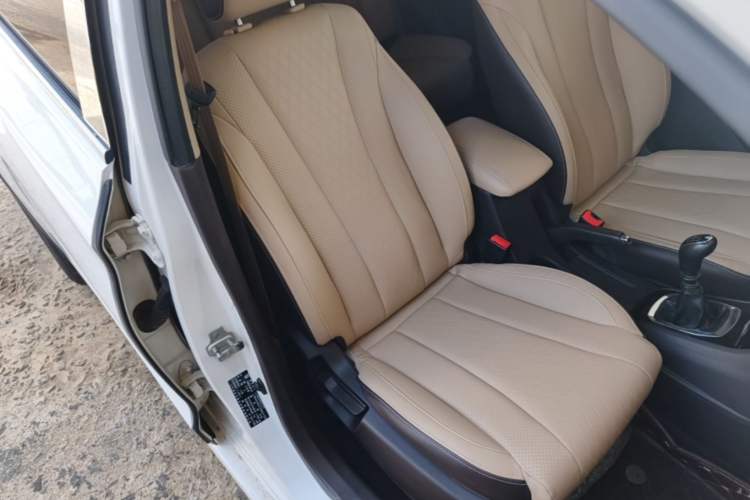 Used Baojun 310W 2017 1.5L Manual Fashion Model China V Right Front Seat