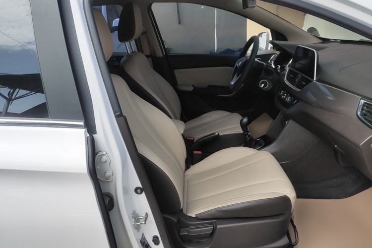 Used Baojun 310W 2017 1.5L Manual Fashion Edition China VI Right Front Seat