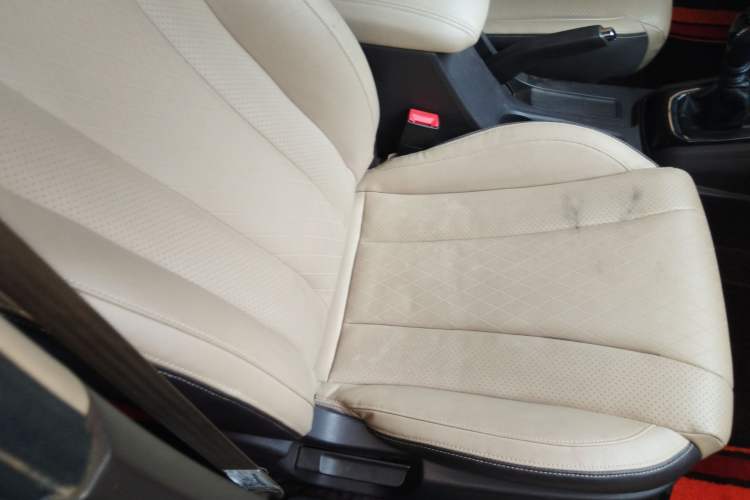 Used Baojun 310W 2017 1.5L Manual Luxury Edition China V Right Front Seat